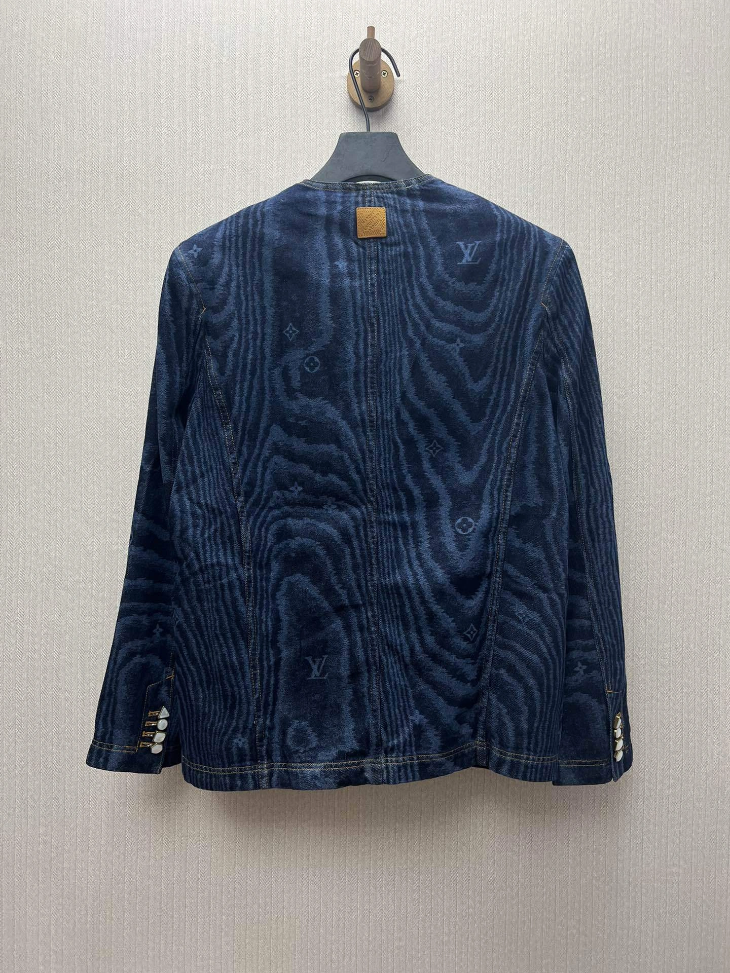 &wg.luxury- 8V item:E-F190I0117